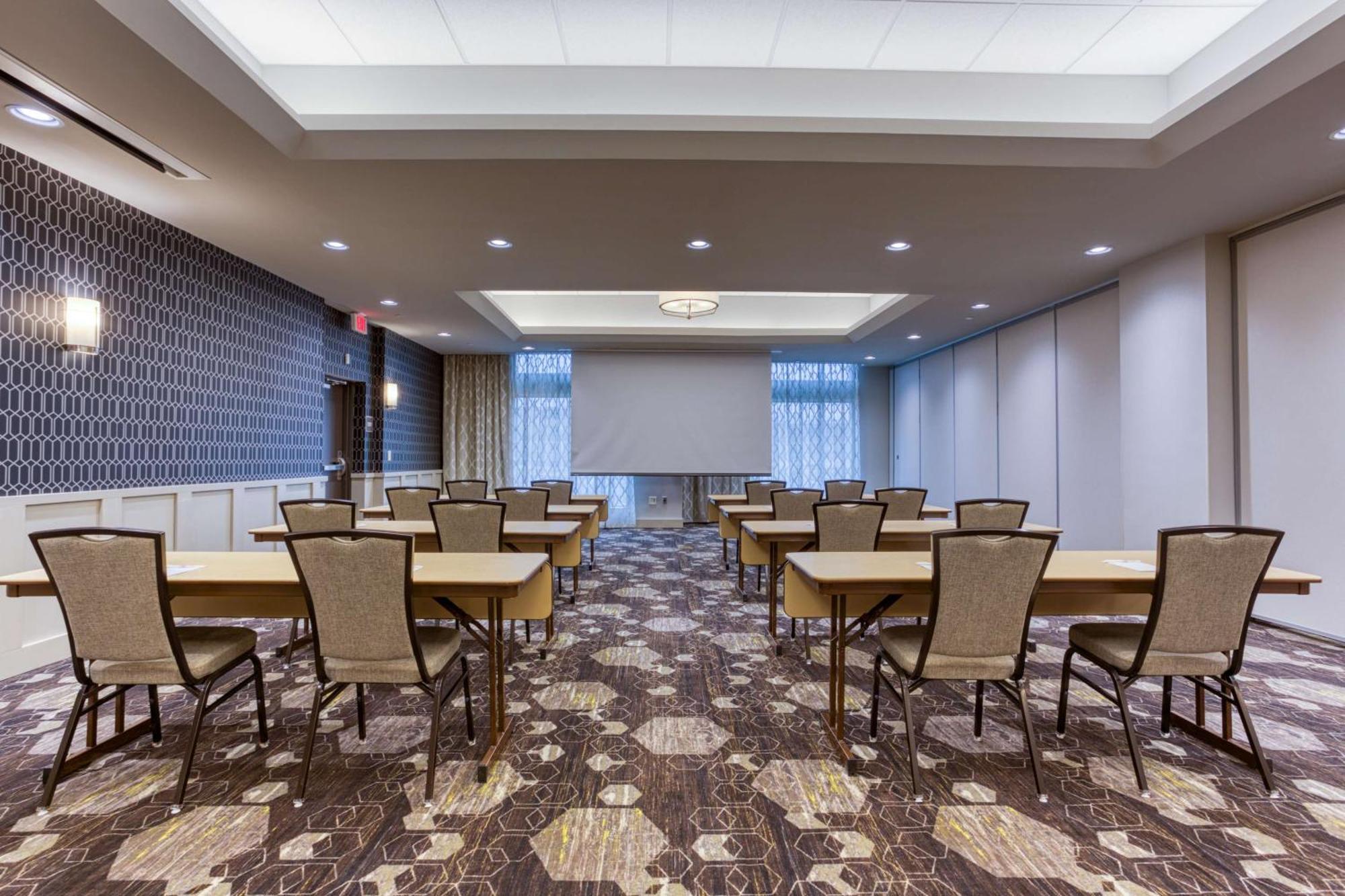 Drury Inn & Suites Cleveland Бийчууд Екстериор снимка