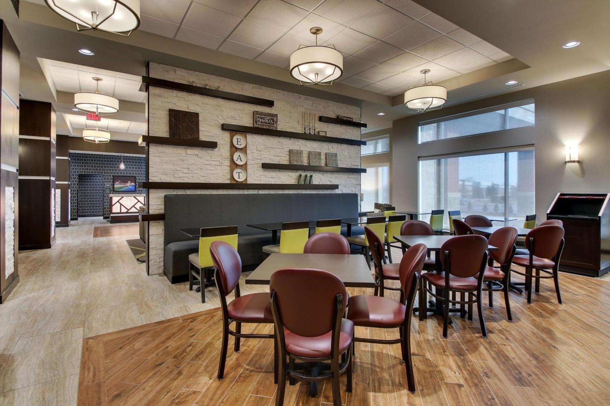 Drury Inn & Suites Cleveland Бийчууд Екстериор снимка