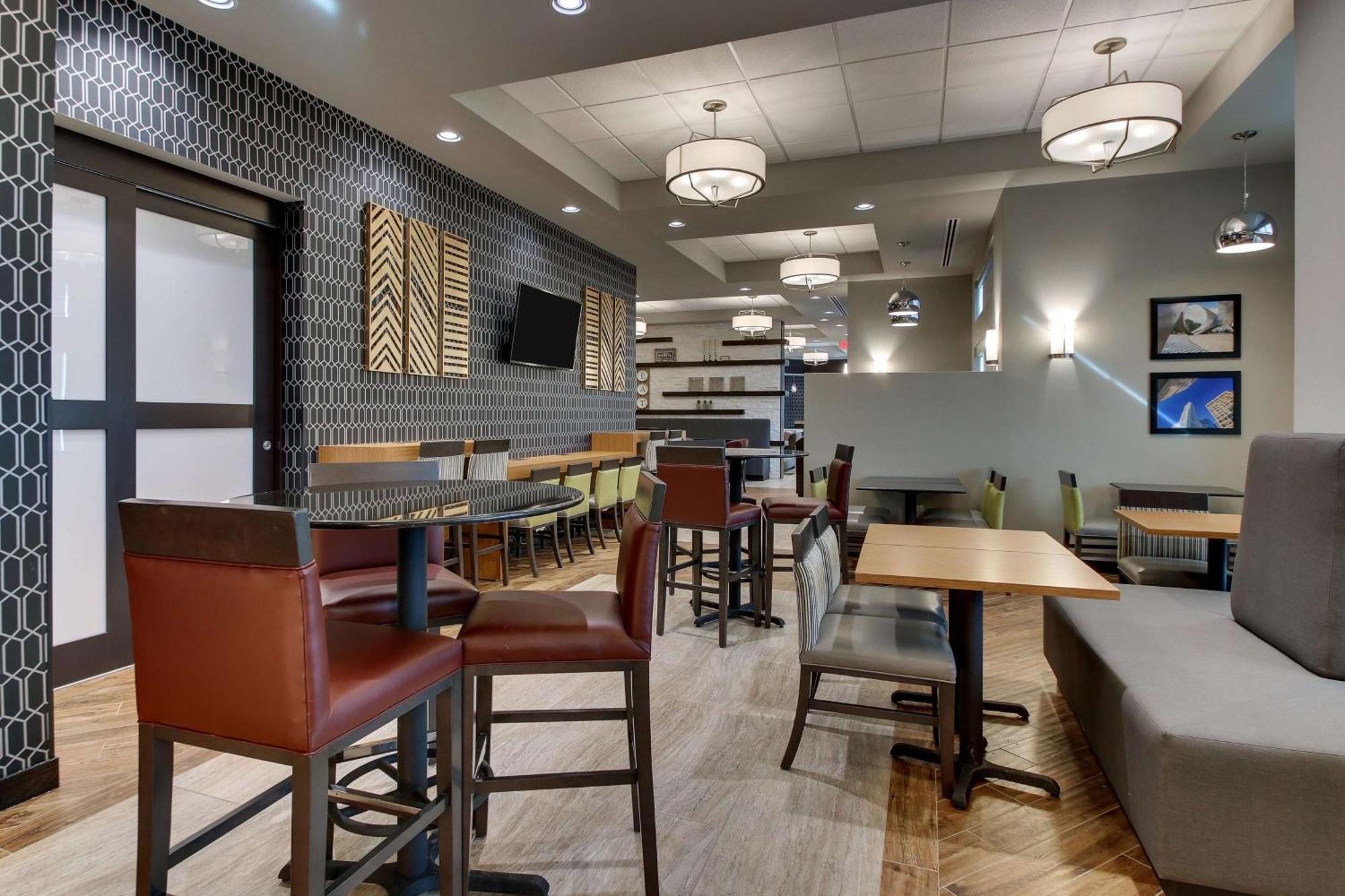 Drury Inn & Suites Cleveland Бийчууд Екстериор снимка
