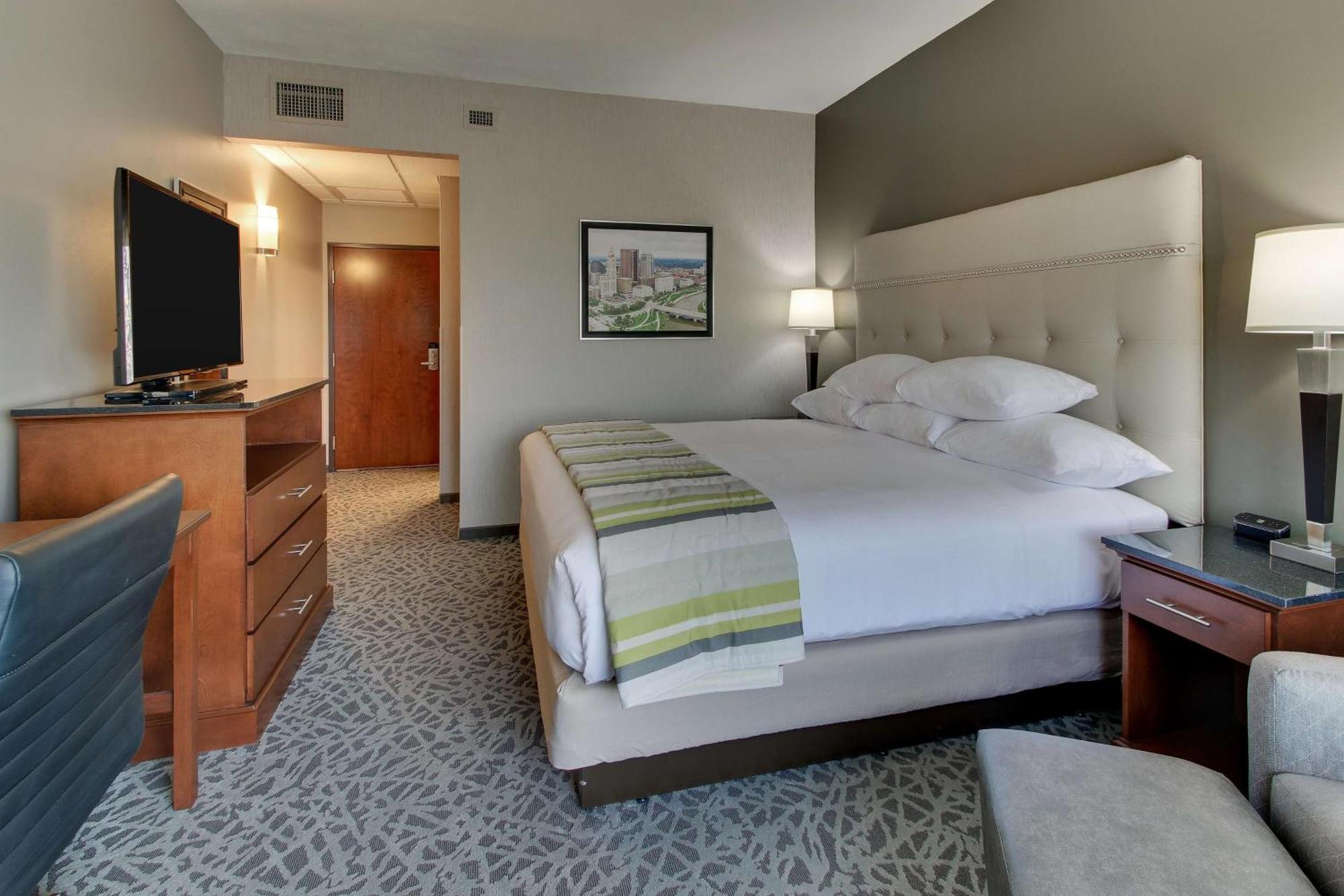 Drury Inn & Suites Cleveland Бийчууд Екстериор снимка