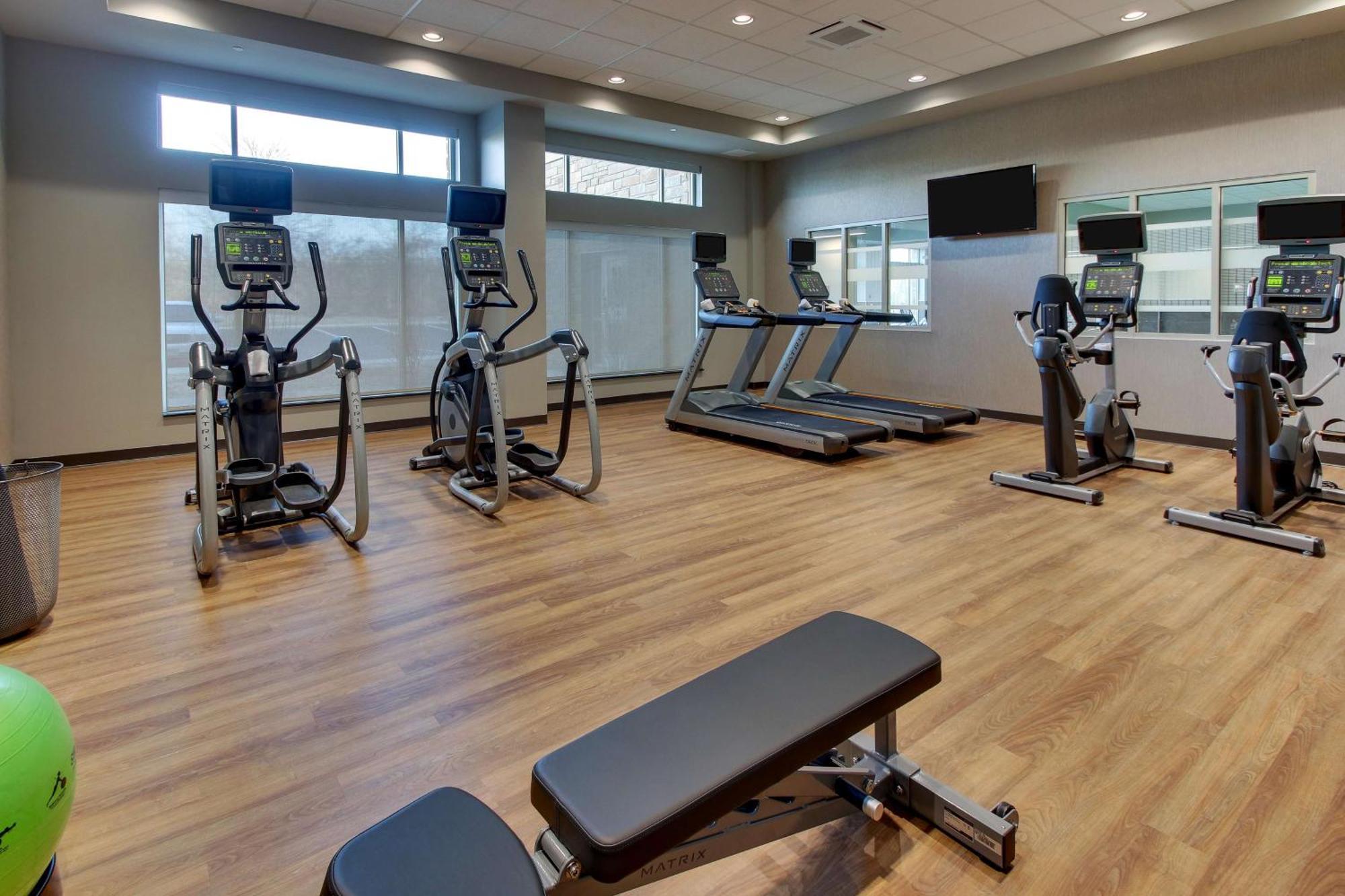 Drury Inn & Suites Cleveland Бийчууд Екстериор снимка