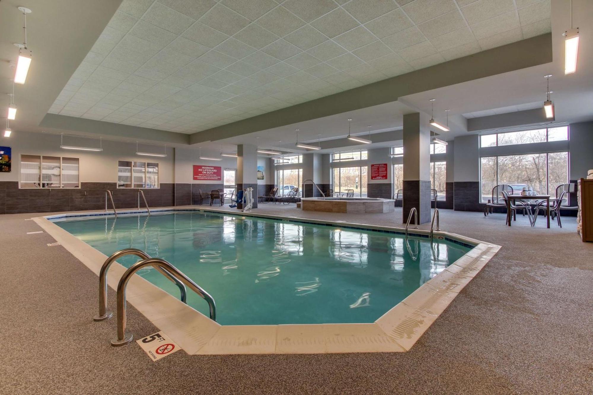 Drury Inn & Suites Cleveland Бийчууд Екстериор снимка
