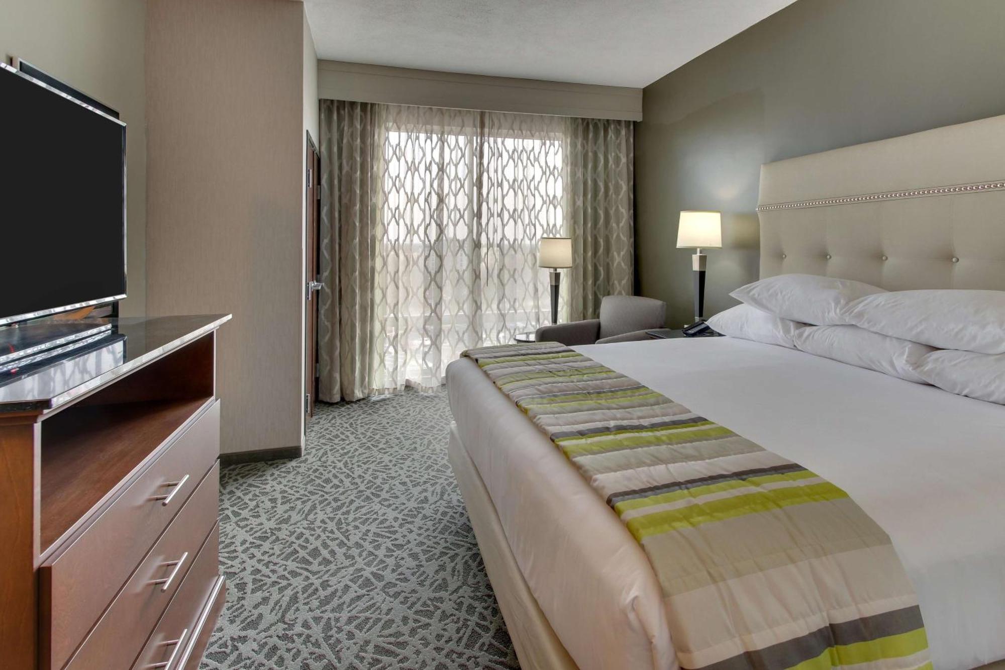 Drury Inn & Suites Cleveland Бийчууд Екстериор снимка