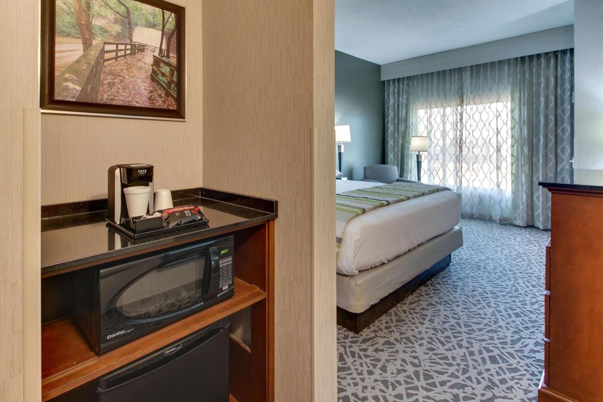 Drury Inn & Suites Cleveland Бийчууд Екстериор снимка