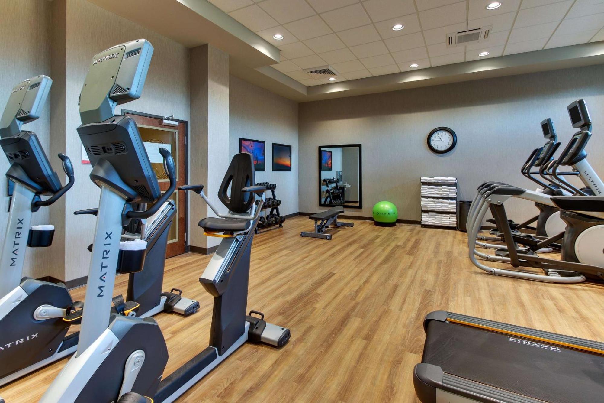 Drury Inn & Suites Cleveland Бийчууд Екстериор снимка