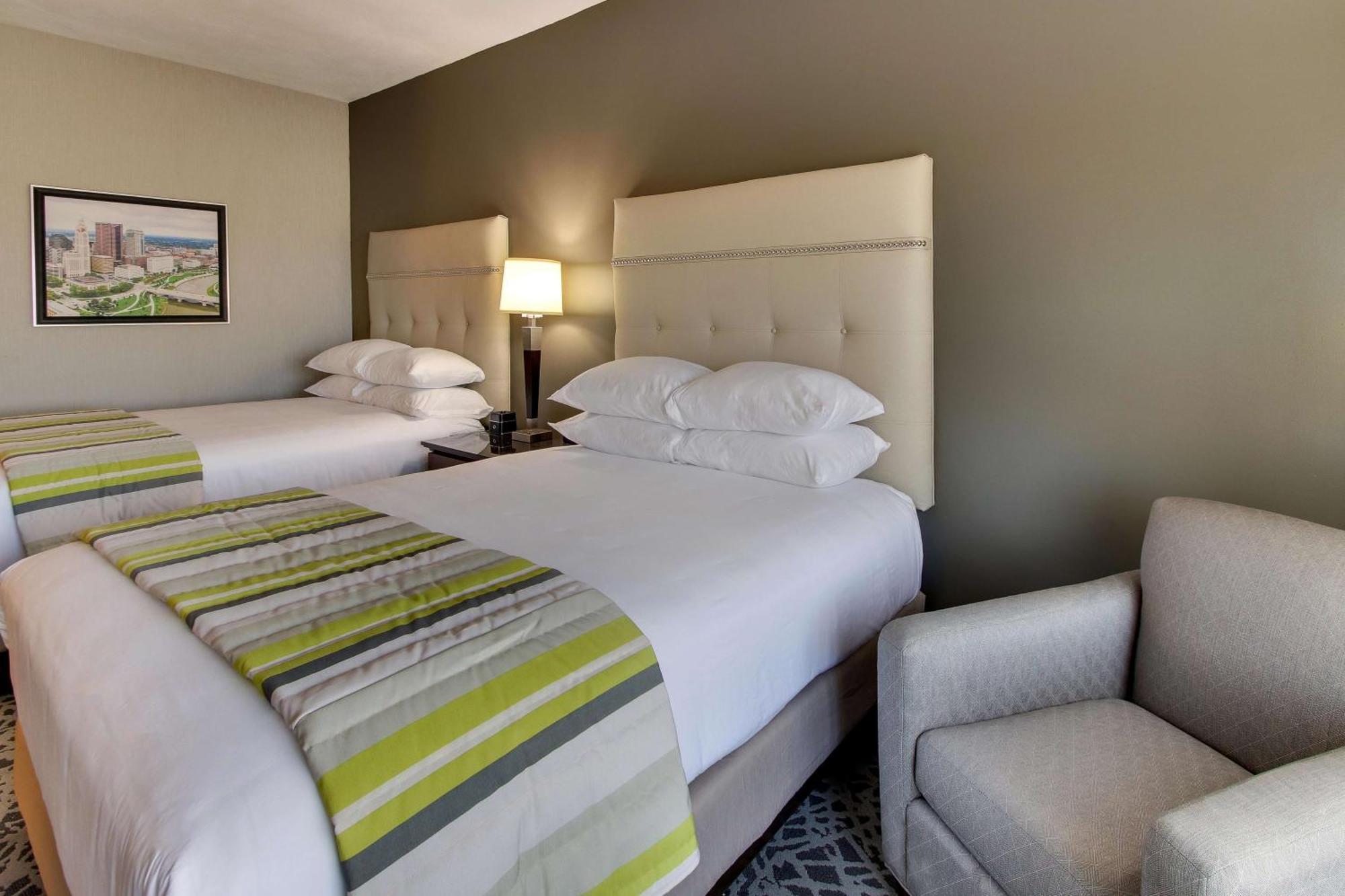 Drury Inn & Suites Cleveland Бийчууд Екстериор снимка
