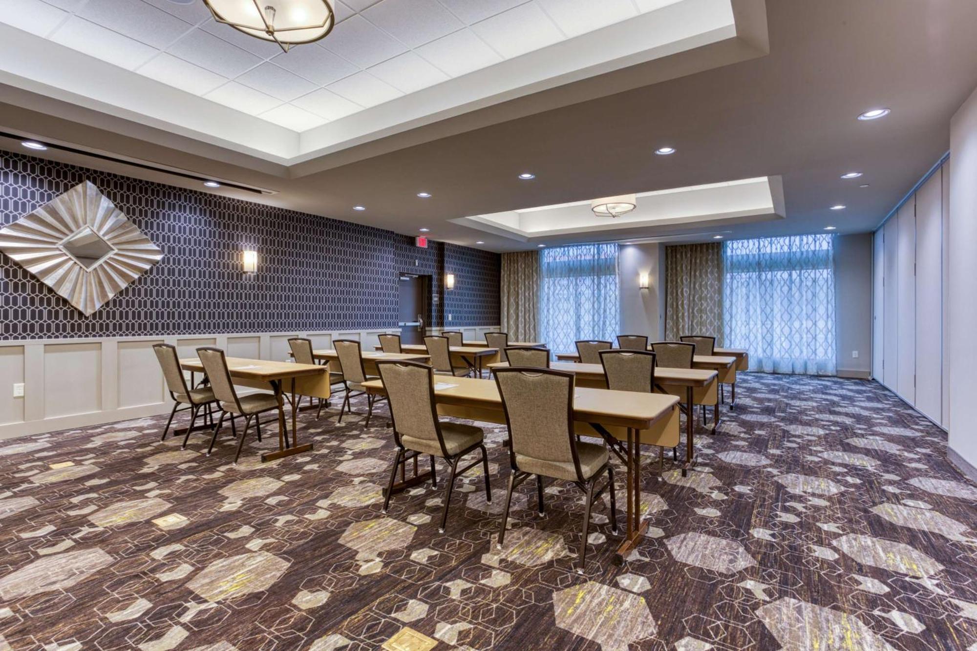 Drury Inn & Suites Cleveland Бийчууд Екстериор снимка