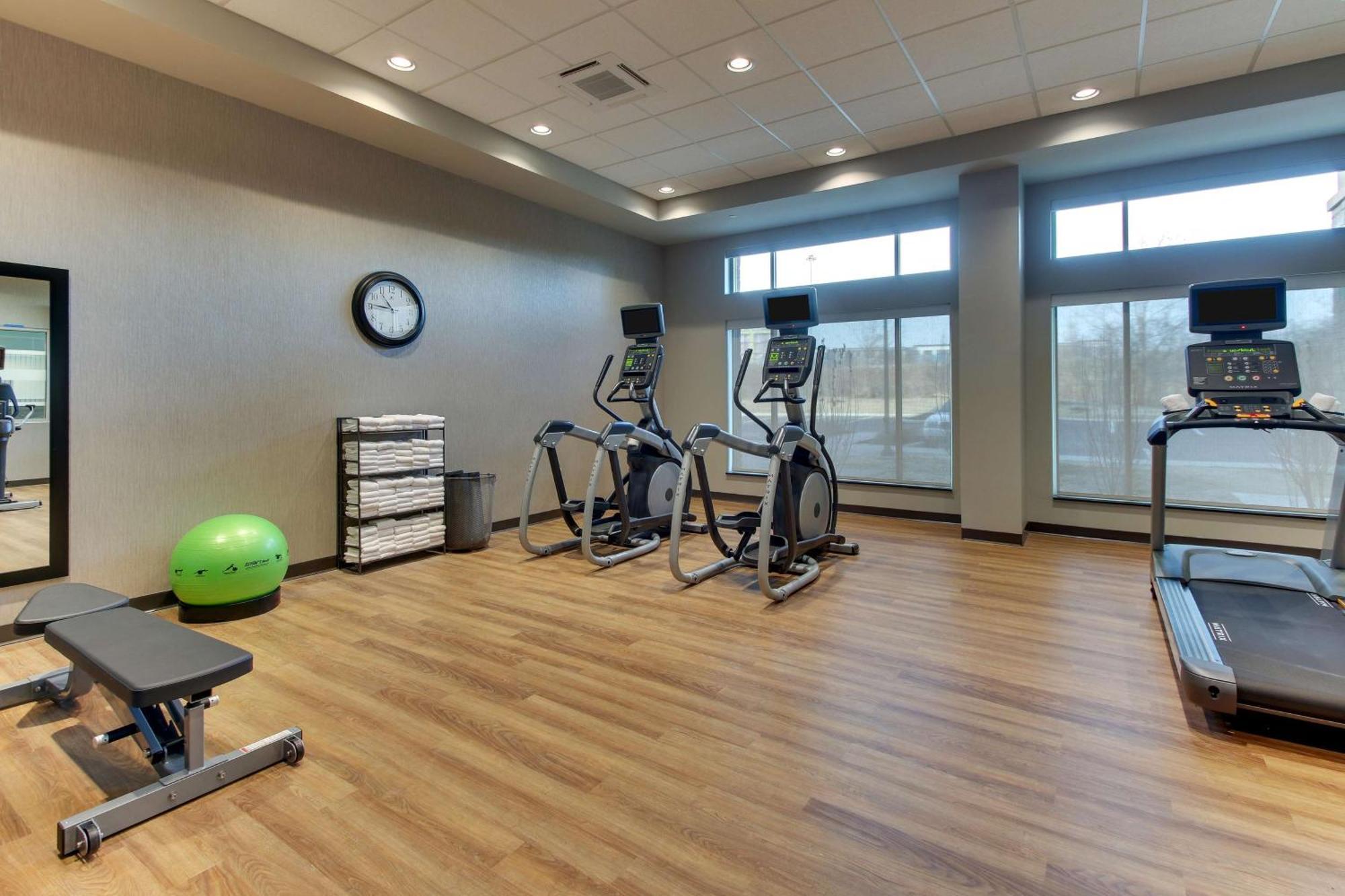 Drury Inn & Suites Cleveland Бийчууд Екстериор снимка